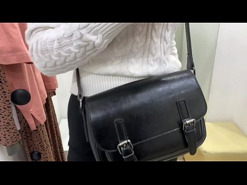 ❤️ Melancap awam perempuan jalang FeralBerry dengan dildo di dalam bilik pemasangan ️❌ Lucah di lucah ms.porno24-7.ru